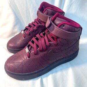 Women’s Nike AF1 Hi Shang Hai edition sz.6 in Maroon